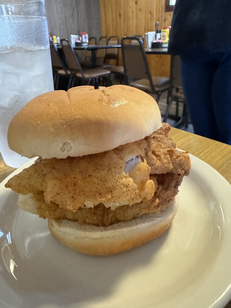 Turkey Lake Restaurant & Tavern - Photo 4