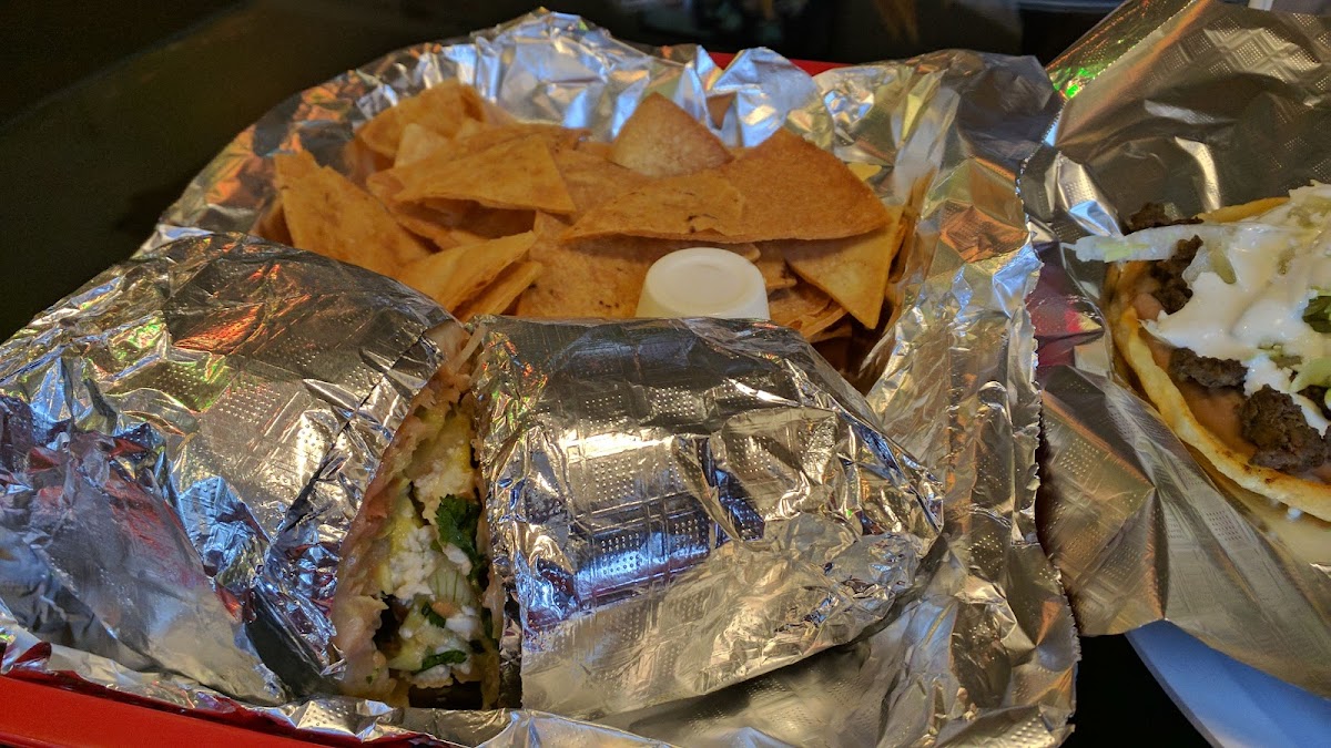 Taqueria Las Delicias - Photo 9