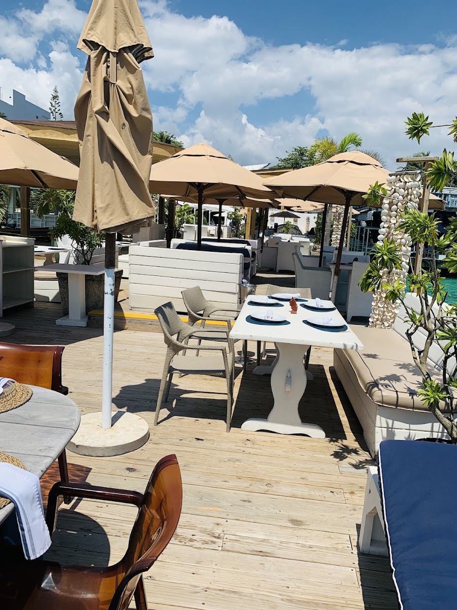 Neptuno's Club Restaurant