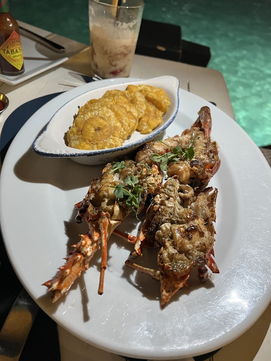 Neptuno's Club Restaurant - Photo 2