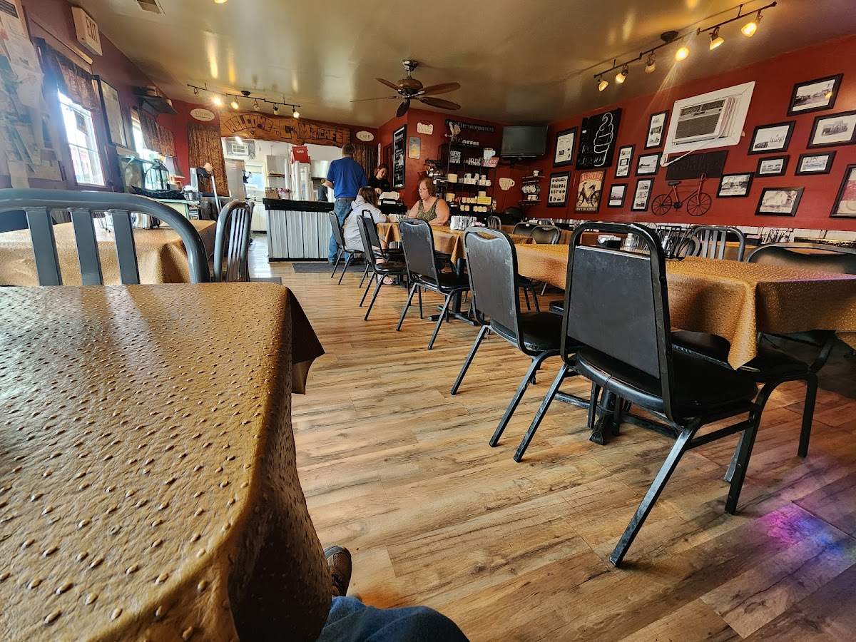 The Salty Heifer Cafe - Photo 3