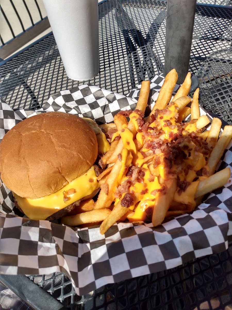 The Salty Heifer Cafe - Photo 5