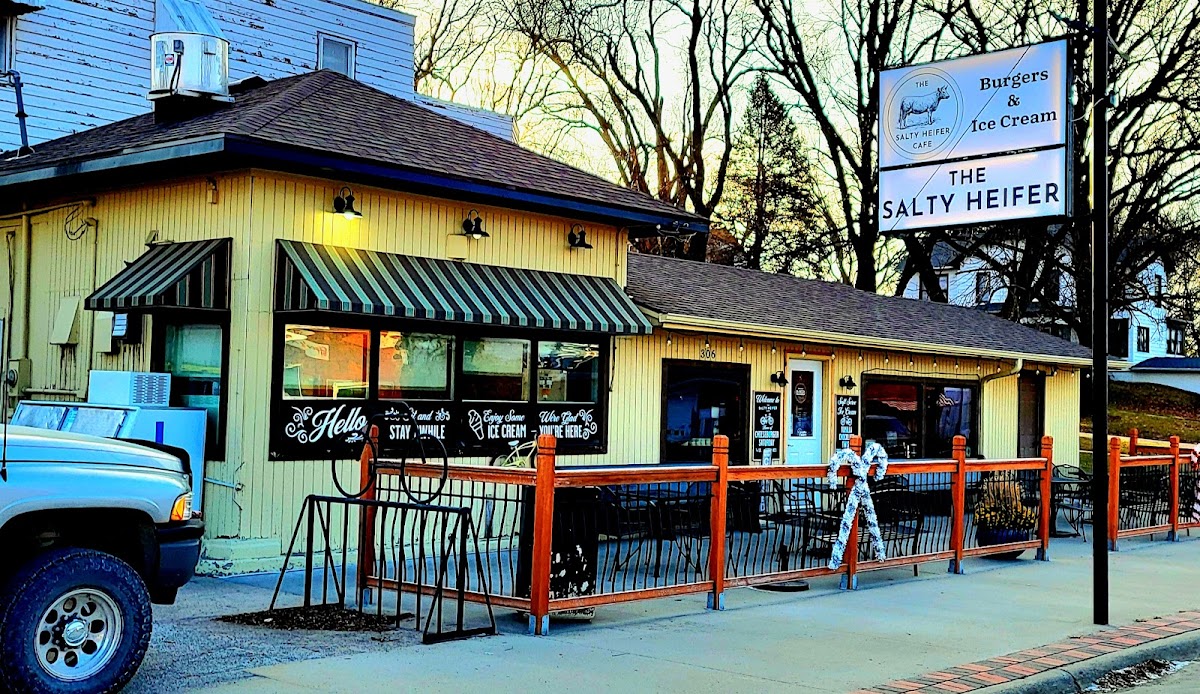 The Salty Heifer Cafe - Photo 7
