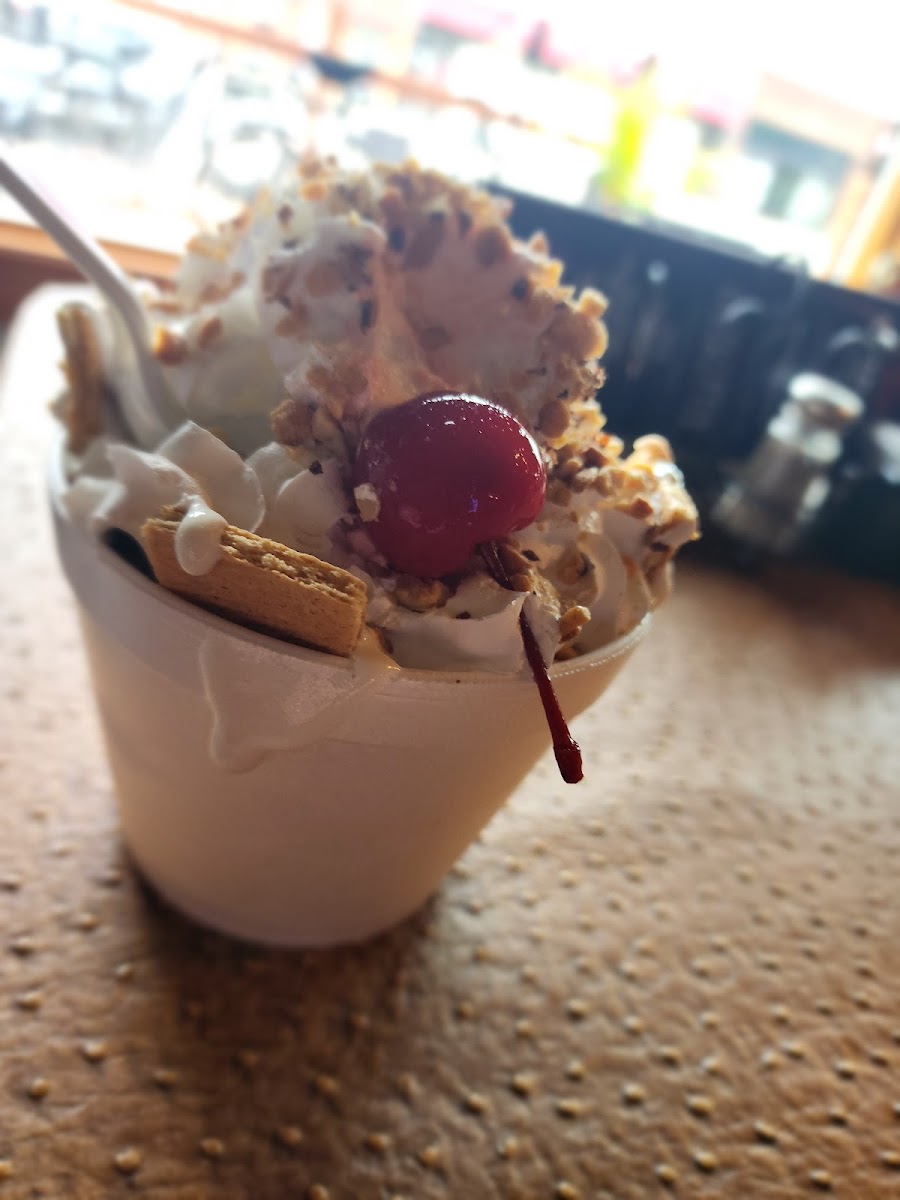 The Salty Heifer Cafe - Photo 8