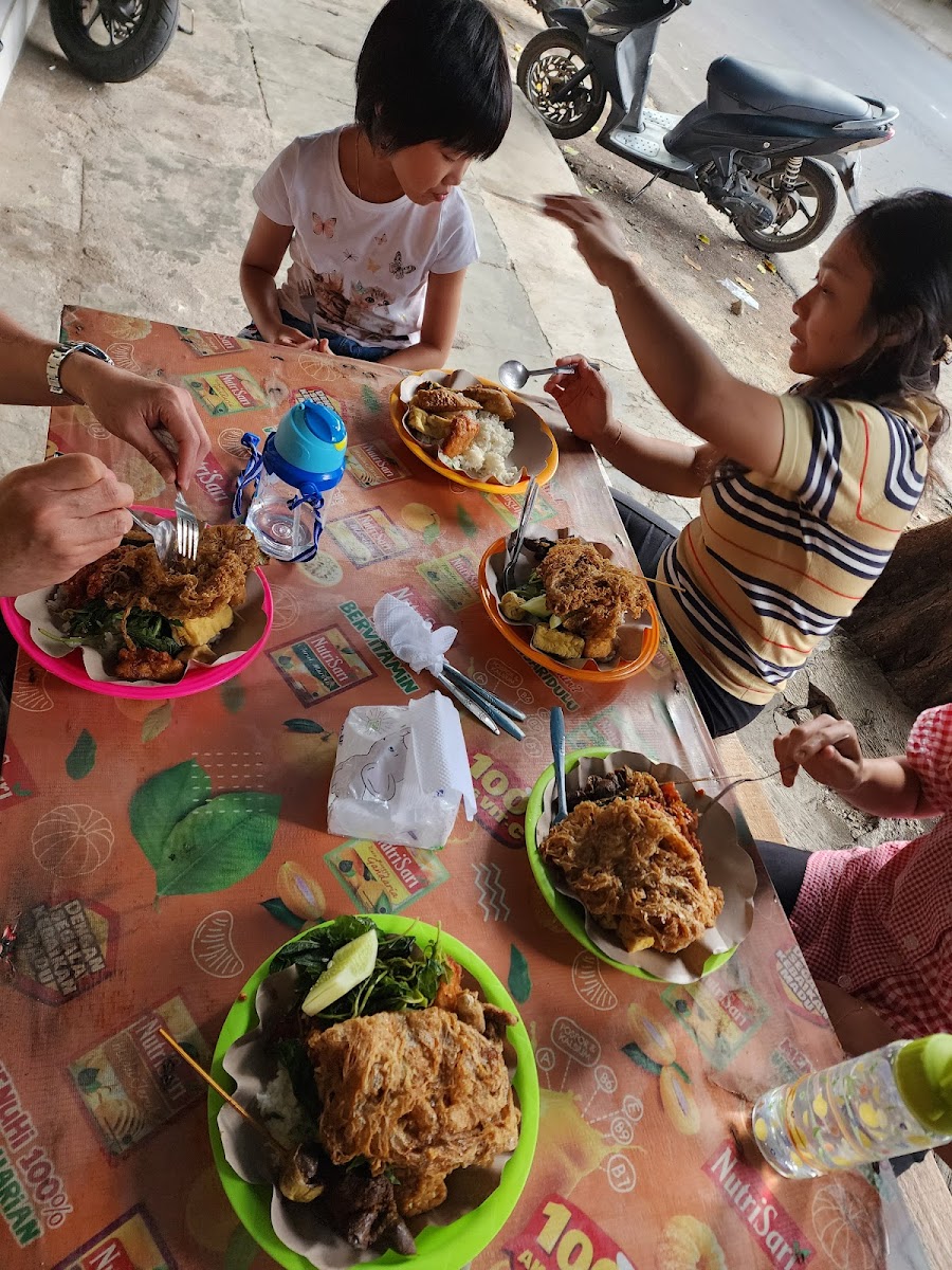 Nasi Tempong Mbok Nah - Photo 4