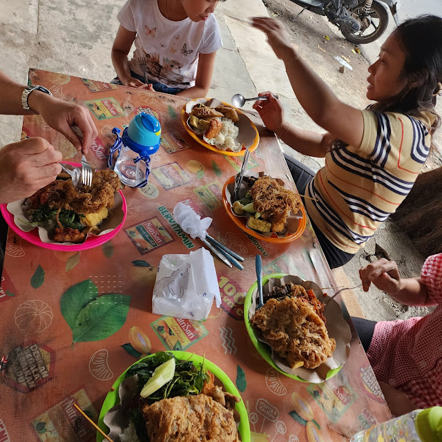 Nasi Tempong Dan Lauk Pauk