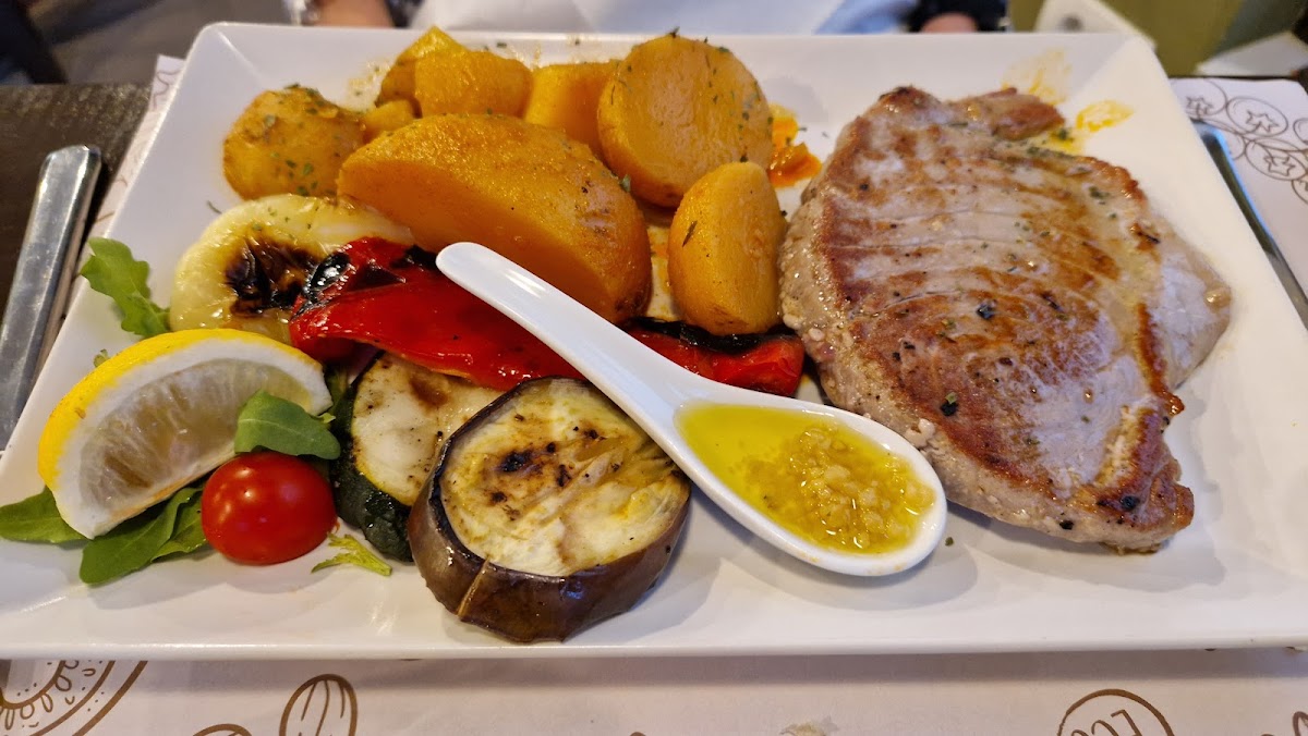 Bistro Antonio - Photo 8