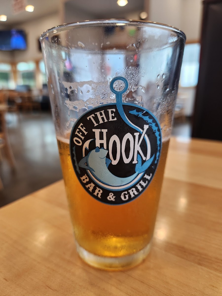 Off The Hook Bar & Grill - Photo 3