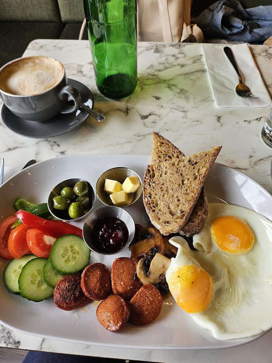 Ozo Cafe - Photo 4
