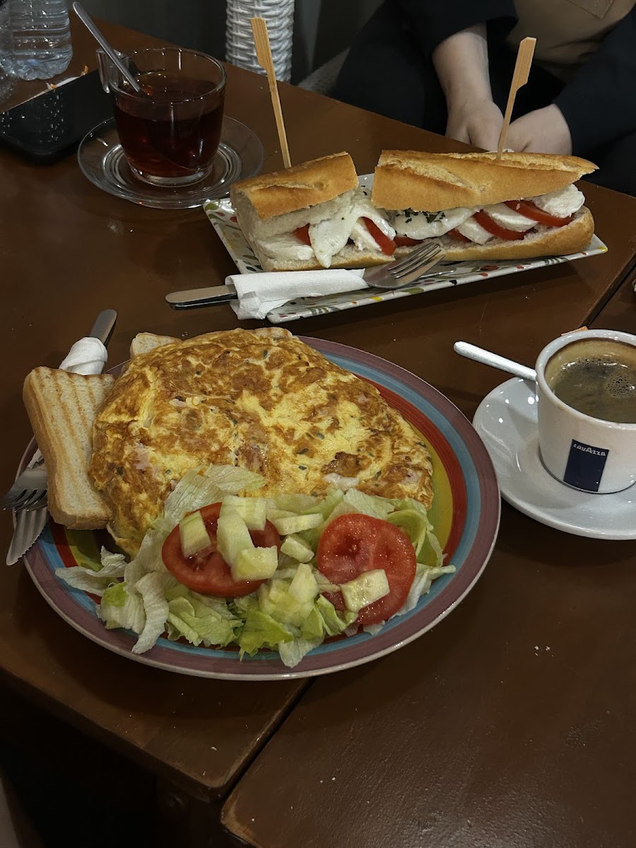 Café Bar&Brunch La Factoria - Photo 3