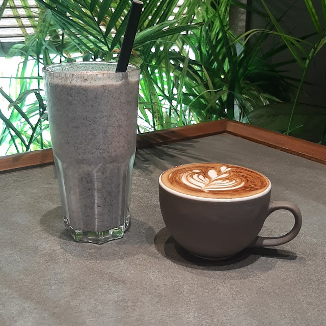 Oreo Shake and Cappuccino