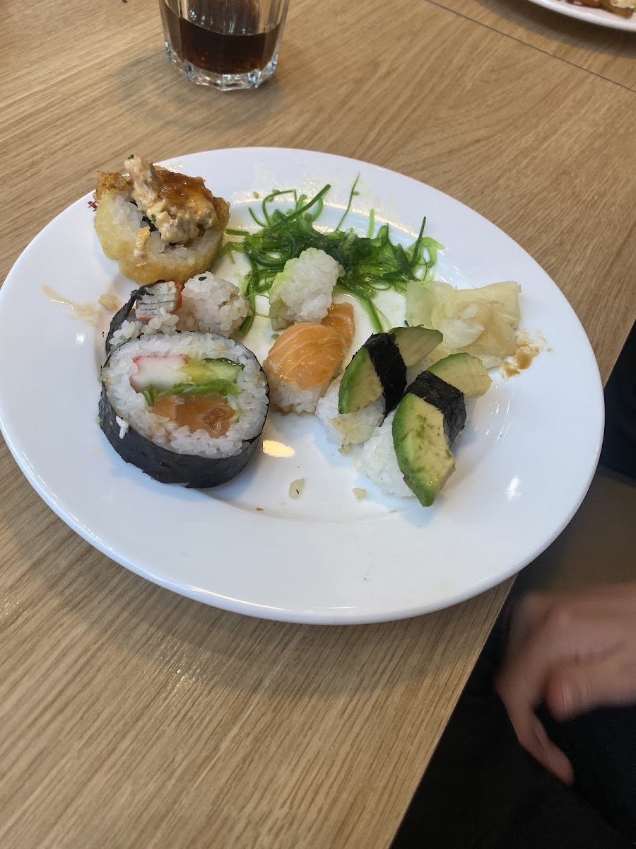 Ebi Sushibuffet Tikkuri - Photo 9