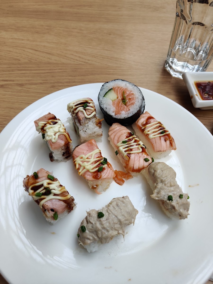Ebi Sushibuffet Tikkuri - Photo 5