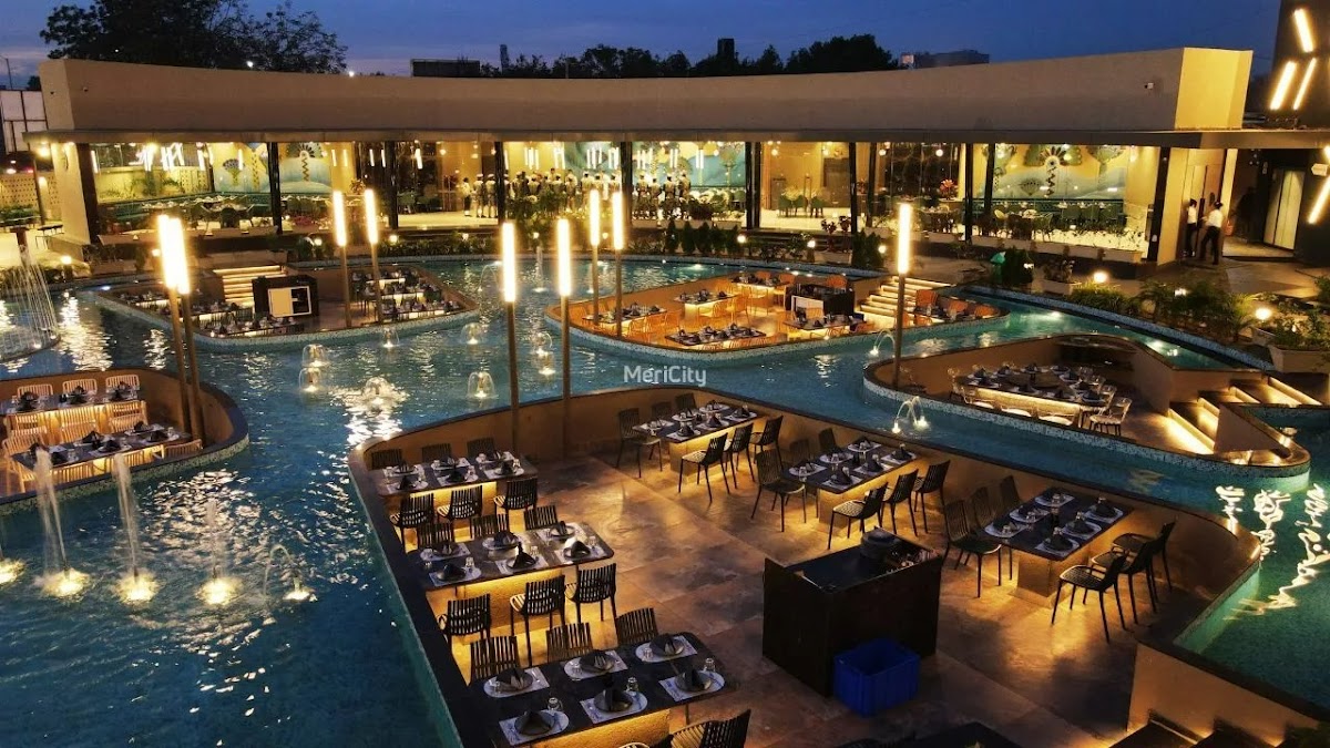 La Crest Restaurant & Banquet