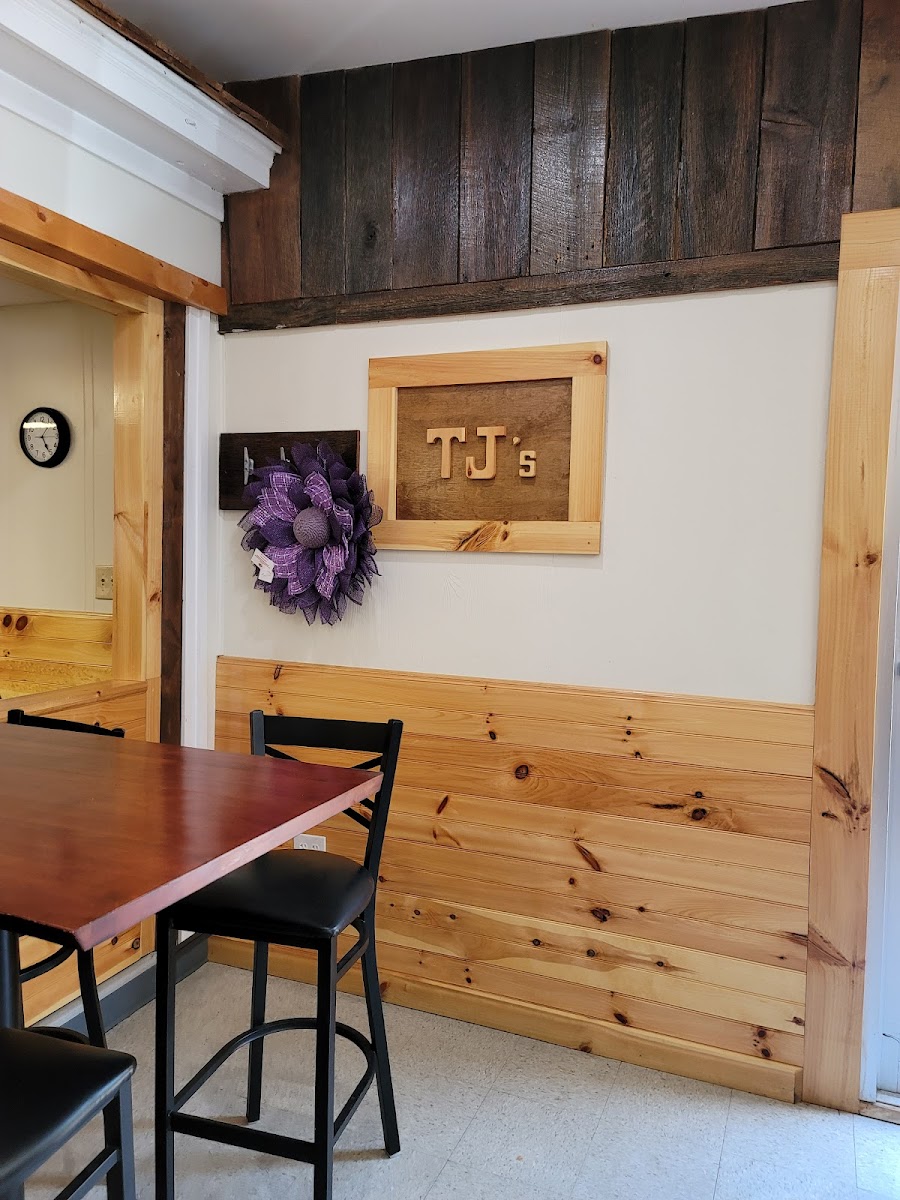 TJ's - Photo 8
