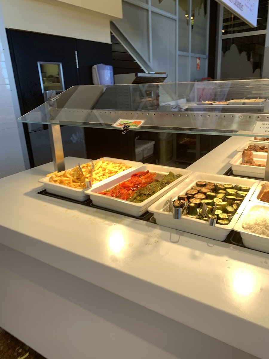 Montserrat Buffet - Photo 7