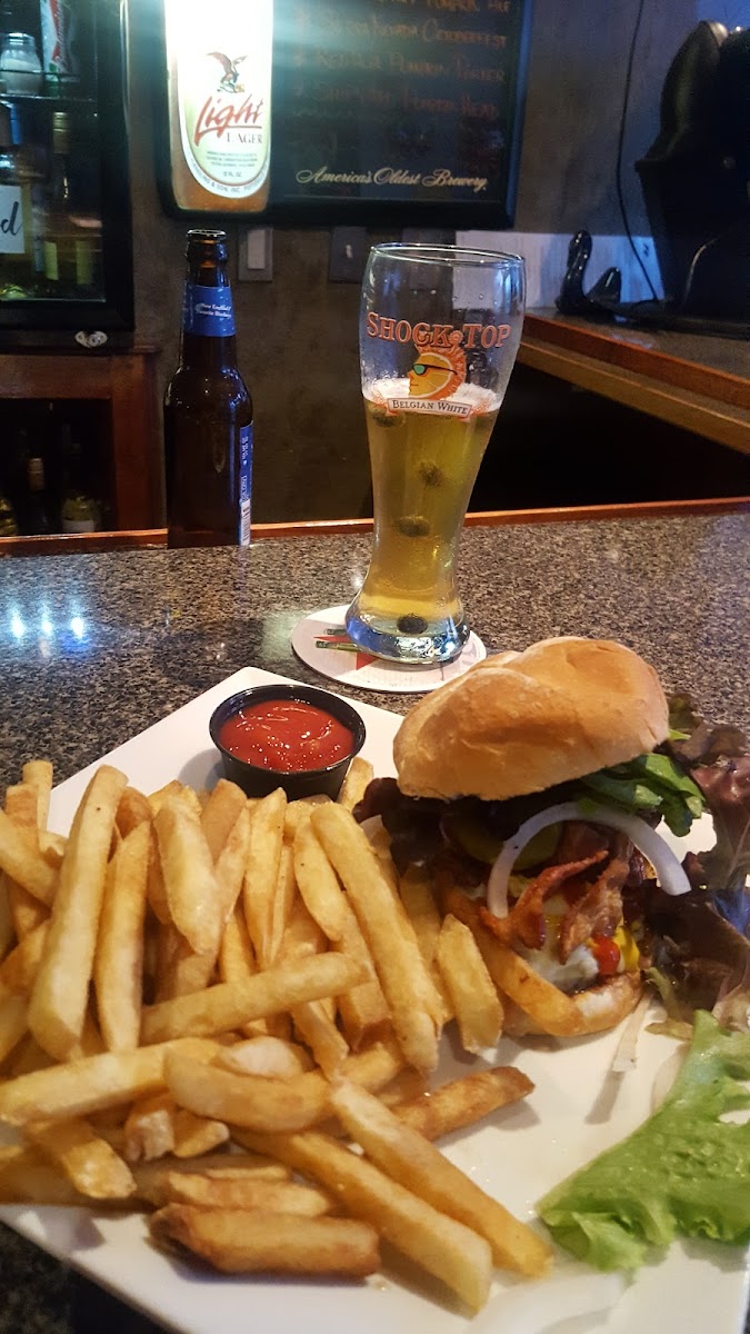 Ugly Duckling Restaurant & Bar - Photo 4
