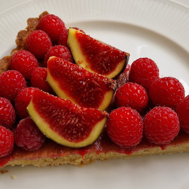 Tart with Raspberries