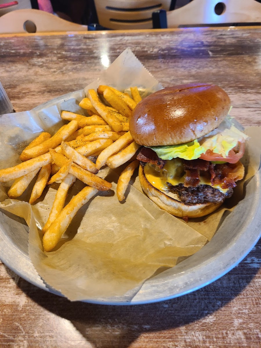 Backroads Tavern in Wolcottville - Photo 1