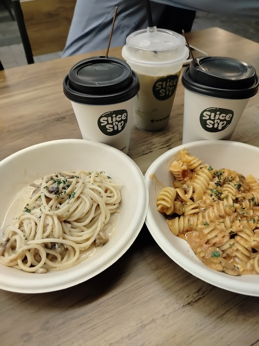 Slice n Sip - Photo 4
