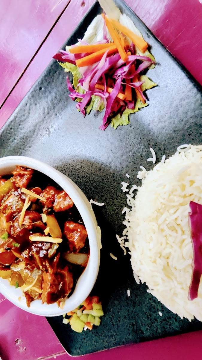 Kalimambo Pub, Indian Restaurant, and Grill - Photo 6