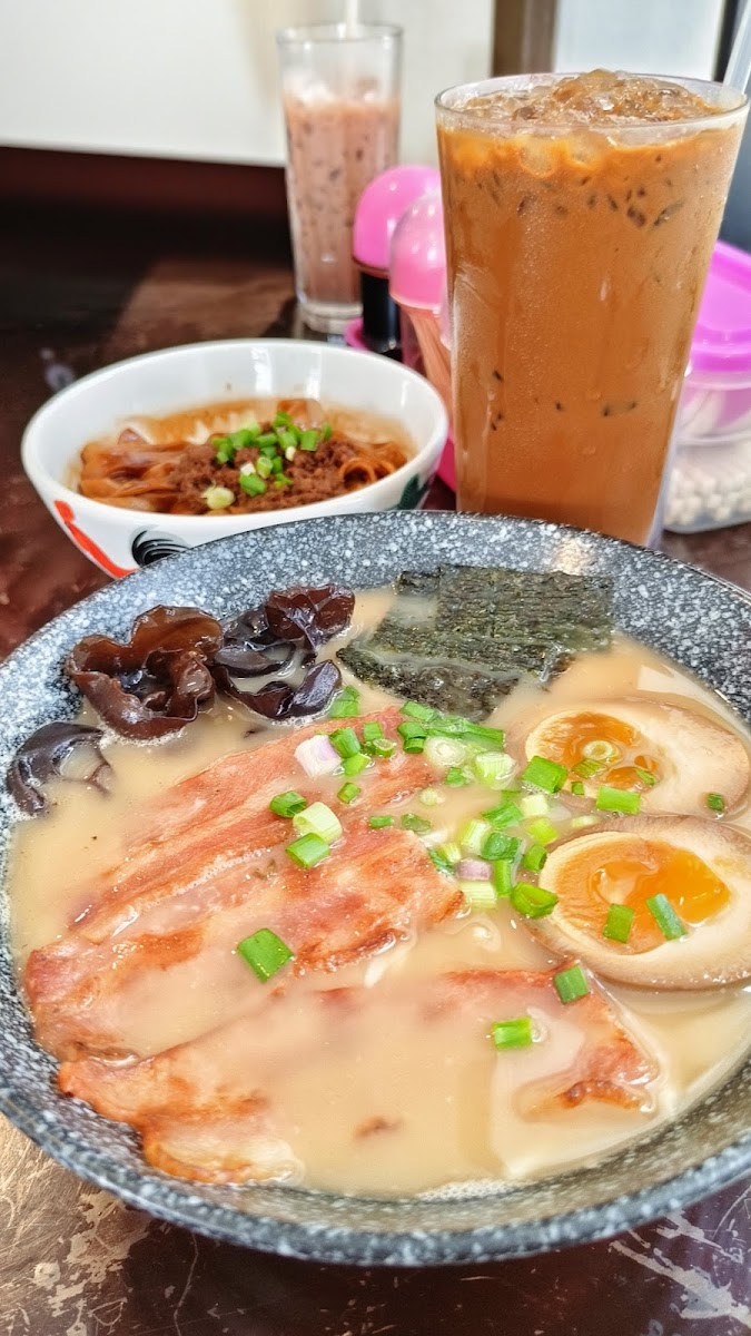 Xing Fu Noodle House @ 幸福面馆 - Photo 2