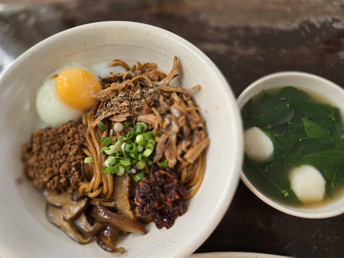Xing Fu Noodle House @ 幸福面馆 - Photo 3