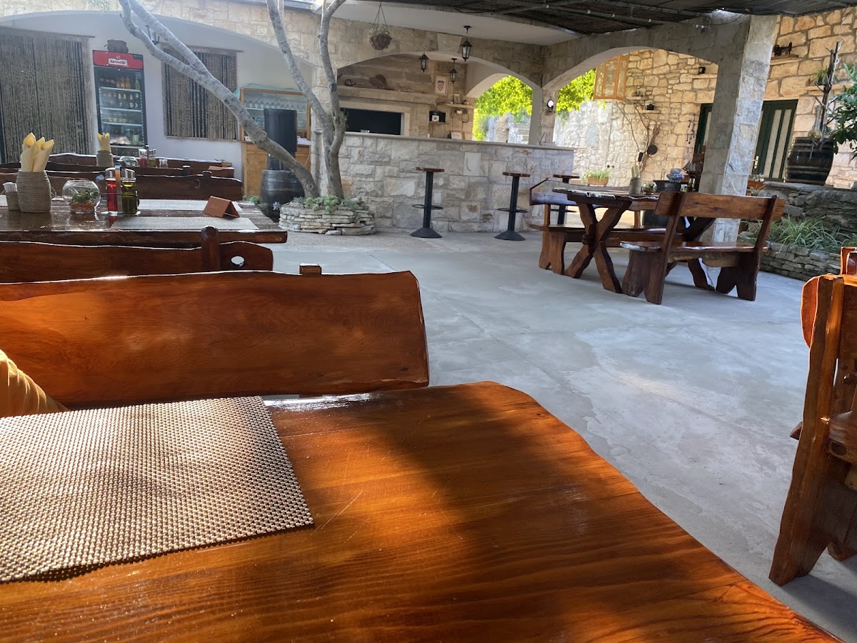 Restaurant/Bar Bajko