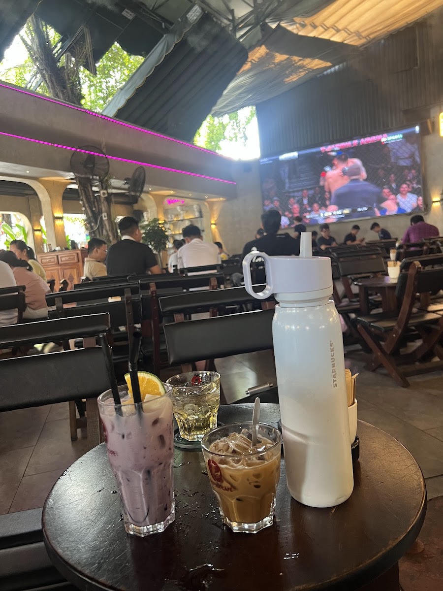 PHOENIX CAFÉ . 601 Hương Lộ 2 - Photo 2