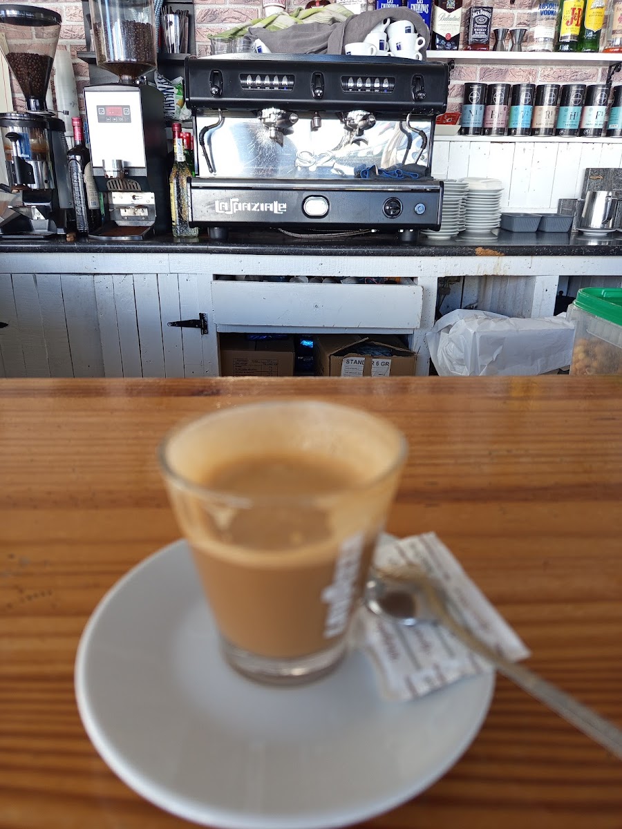 Bar cafeteria quedamos - Photo 3
