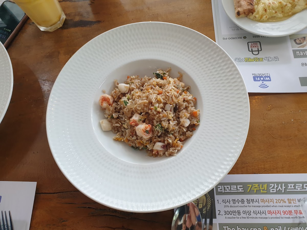 Ricordo Restaurant - Photo 7