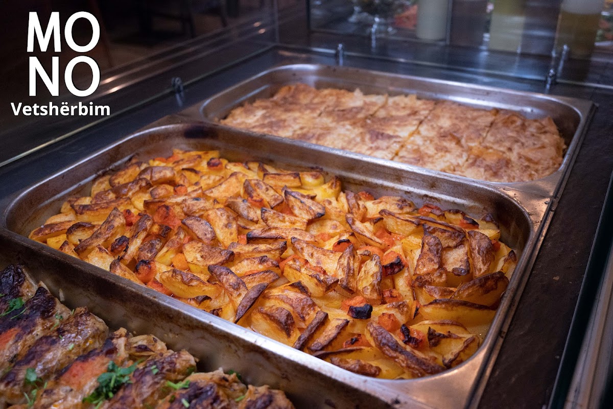 Mono Tirana Restaurant - Photo 8