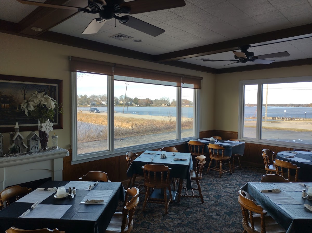 Bayside Supper Club - Photo 6