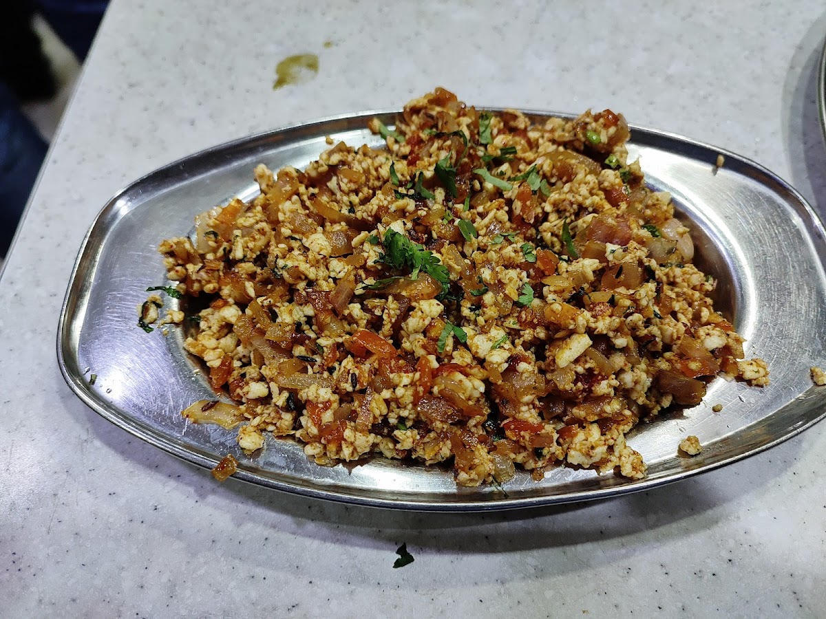 Madan Pure Veg Dhabha - Photo 2