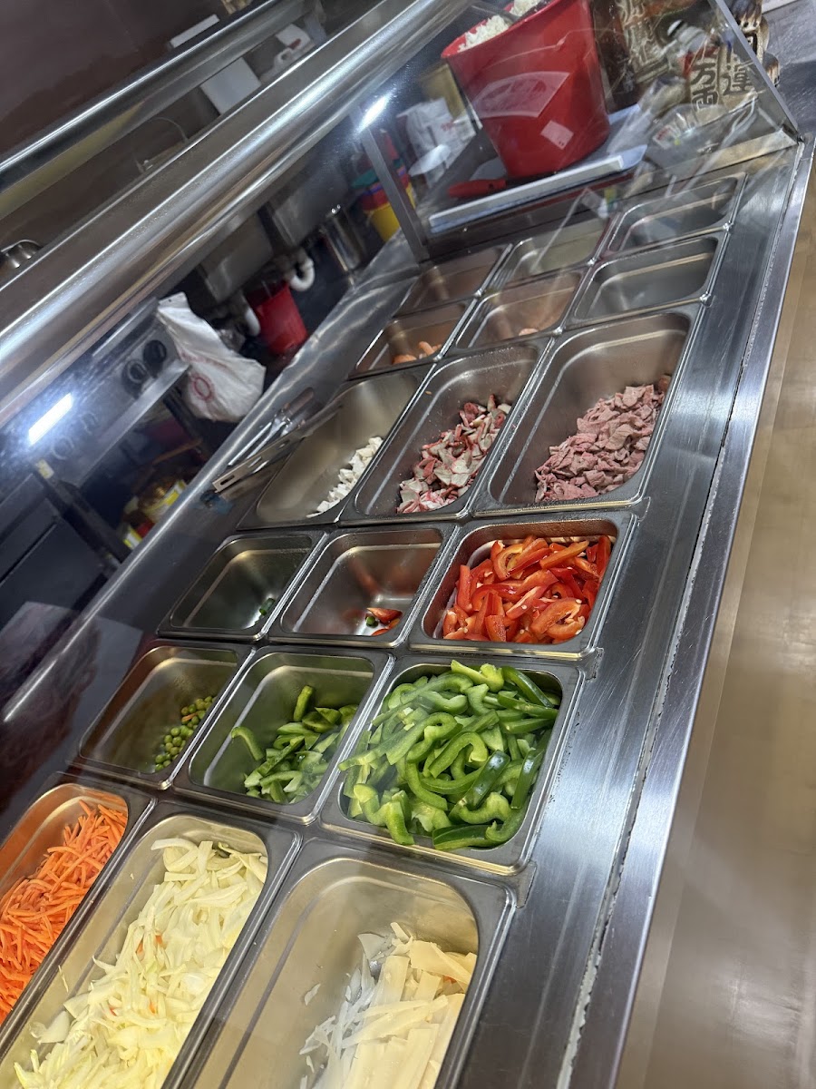Sushi & Noodle Canteen - Photo 3