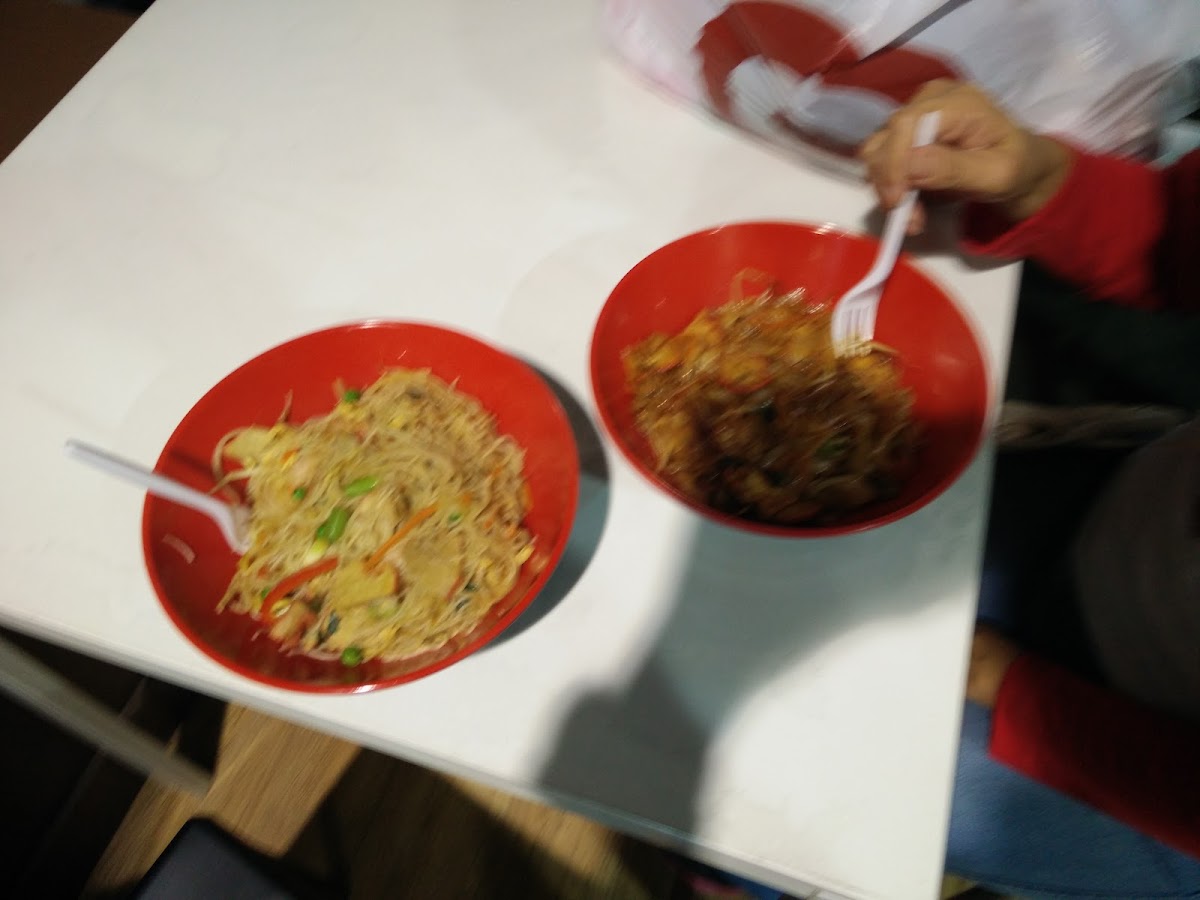 Sushi & Noodle Canteen - Photo 7