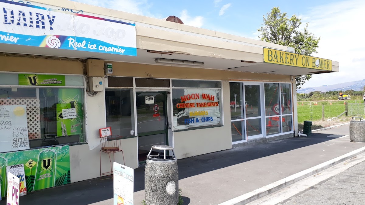 Moon Wah Takeaways - Photo 2