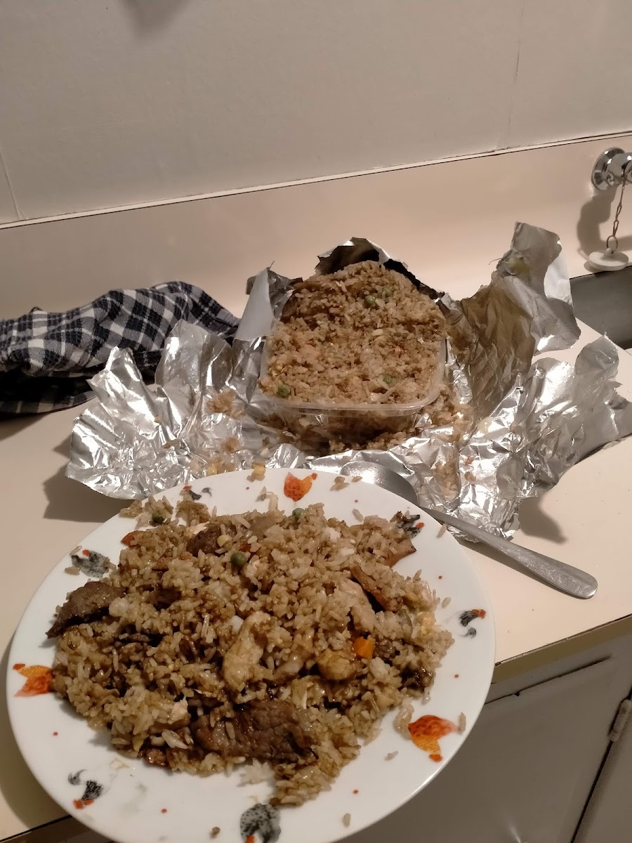 Moon Wah Takeaways - Photo 4