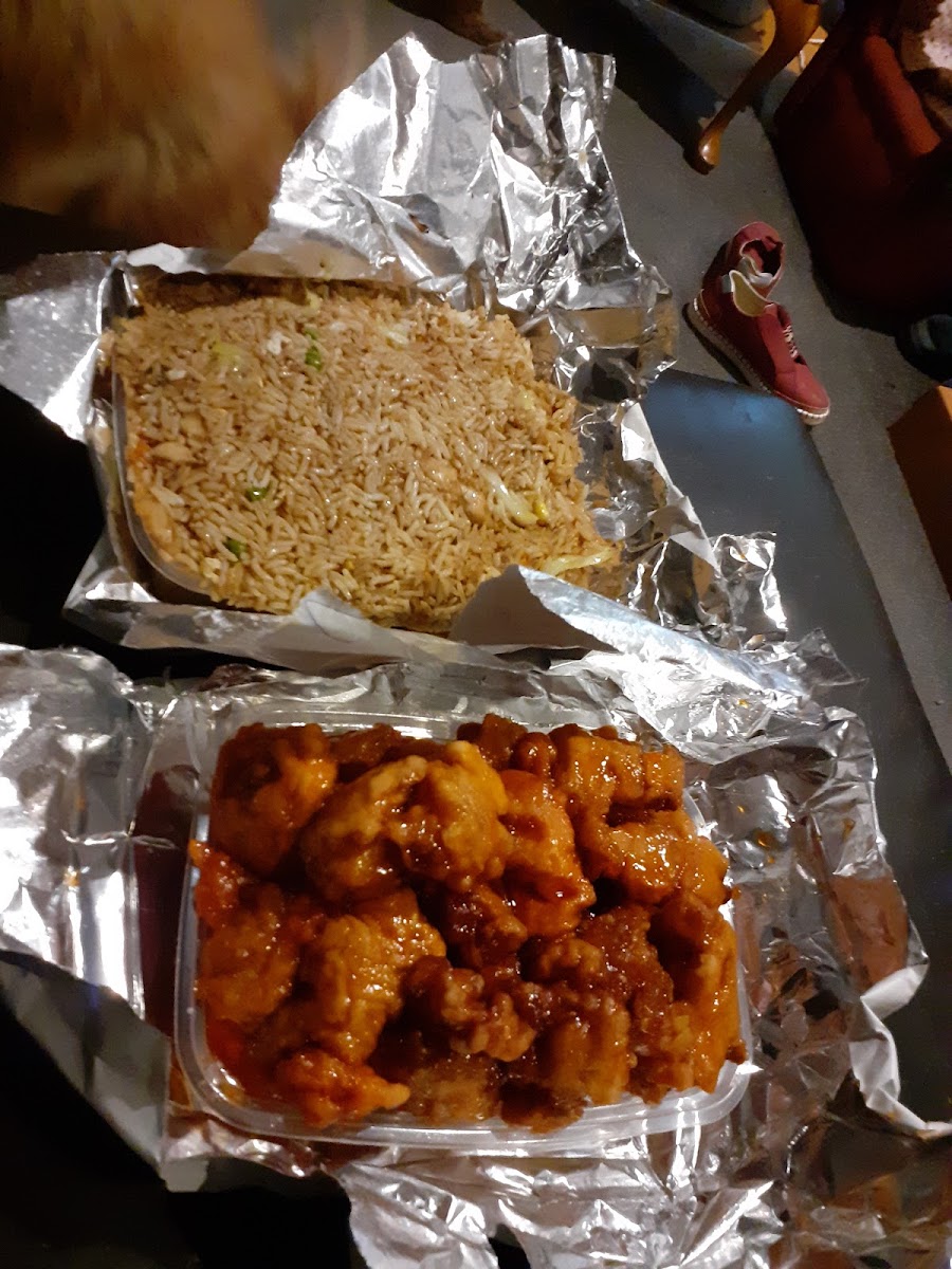 Moon Wah Takeaways - Photo 5