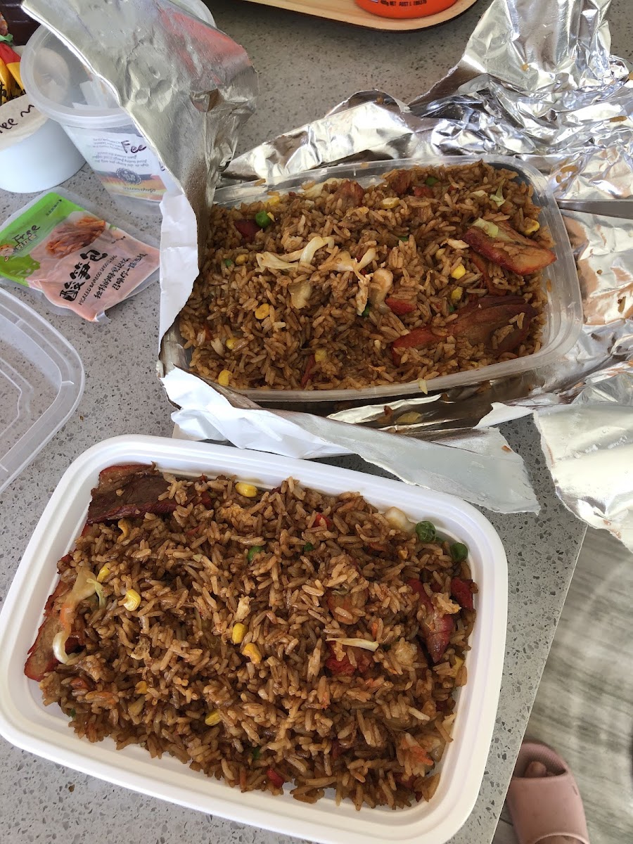 Moon Wah Takeaways - Photo 7