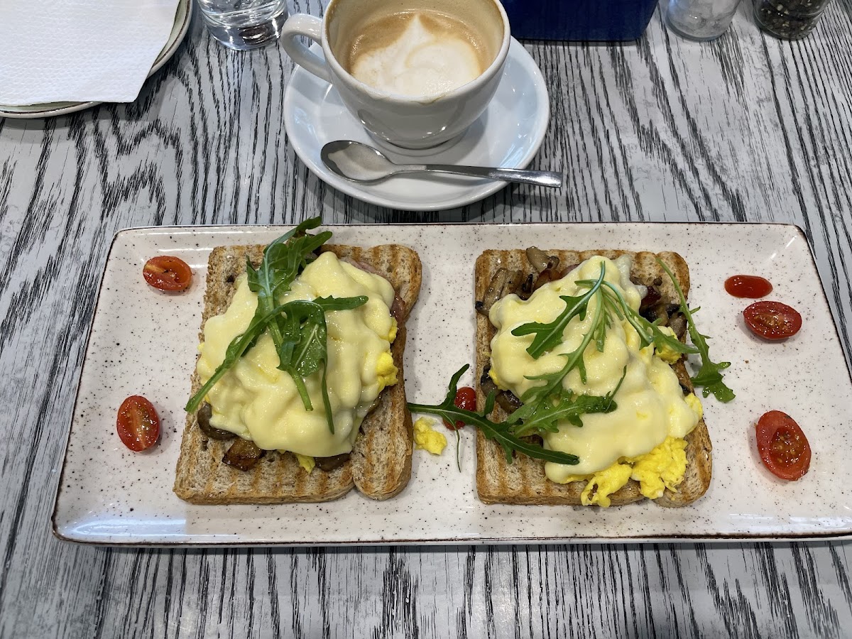 BeanTree Cafe - Photo 1