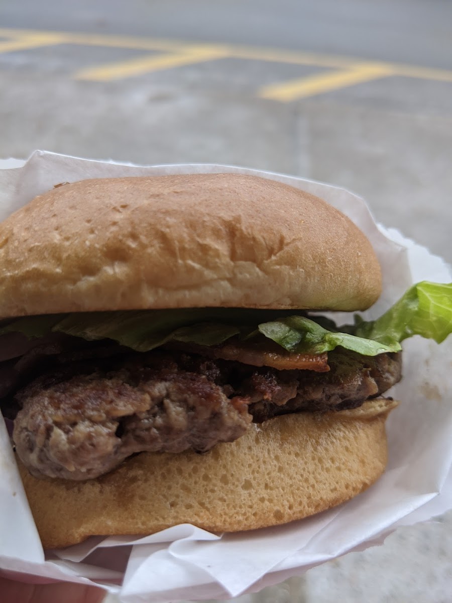 Fresh Burger, Dufferin And Steeles - Photo 5