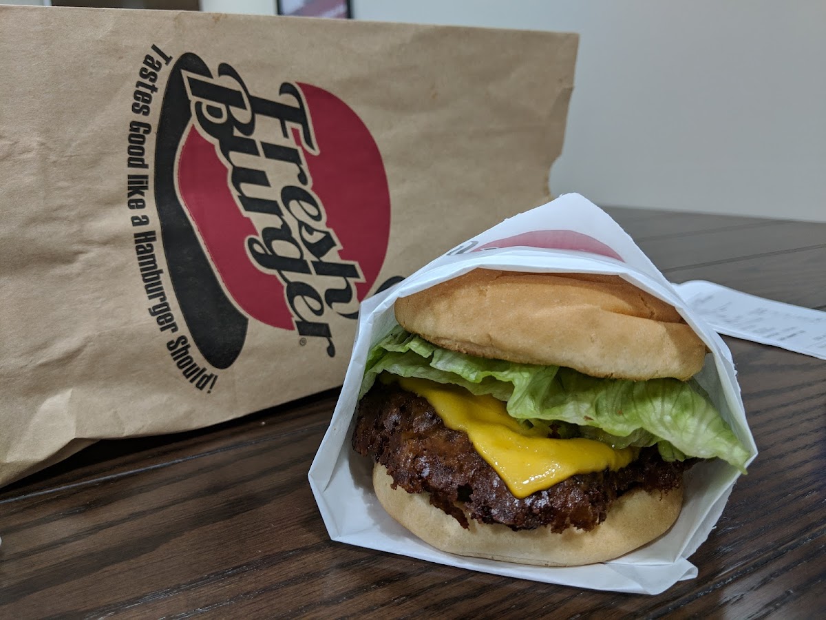 Fresh Burger, Dufferin And Steeles - Photo 7