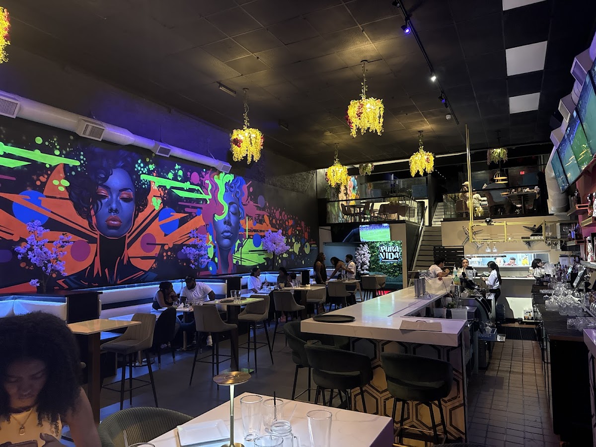 Pura Vida Cocktail Bar Restaurant