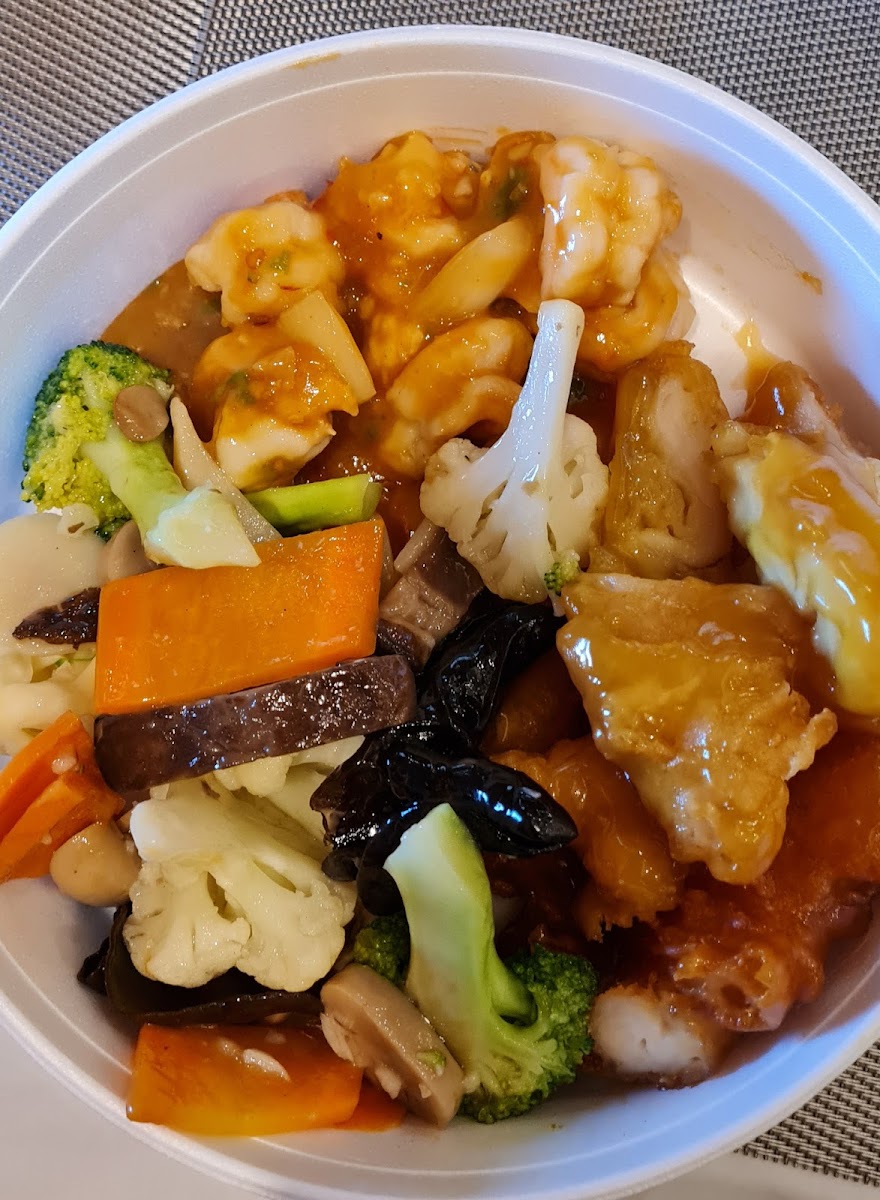 De One Chinese Cuisine - Photo 6