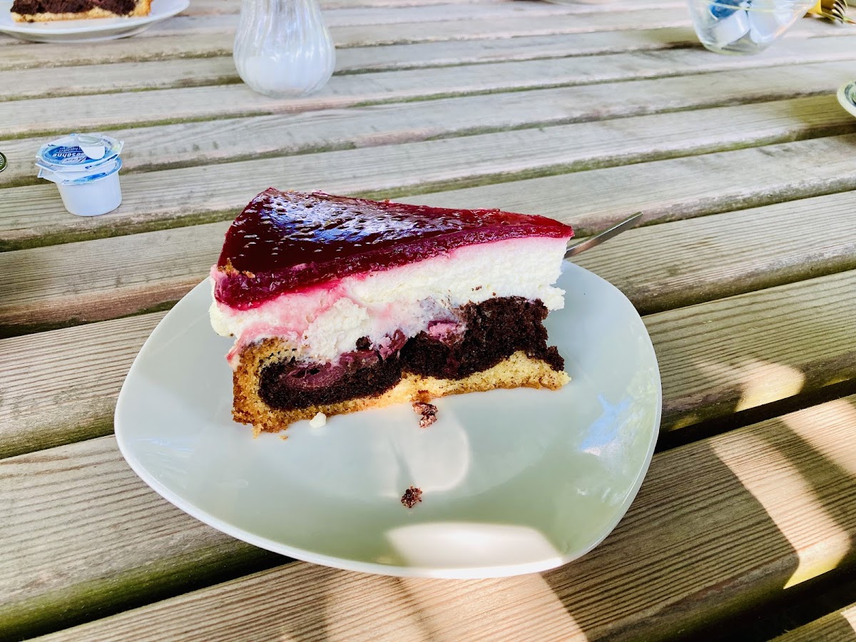 Waldcafe Inh. Hannelore Wilmering - Photo 9
