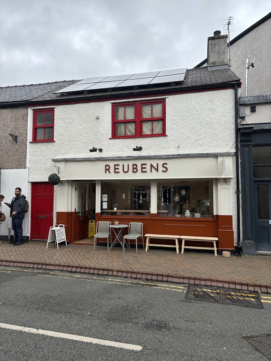 Reubens Cafe and Coffee - Photo 2
