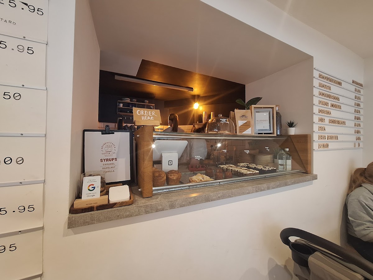 Reubens Cafe and Coffee - Photo 5
