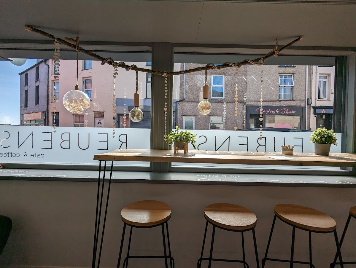 Reubens Cafe and Coffee - Photo 8