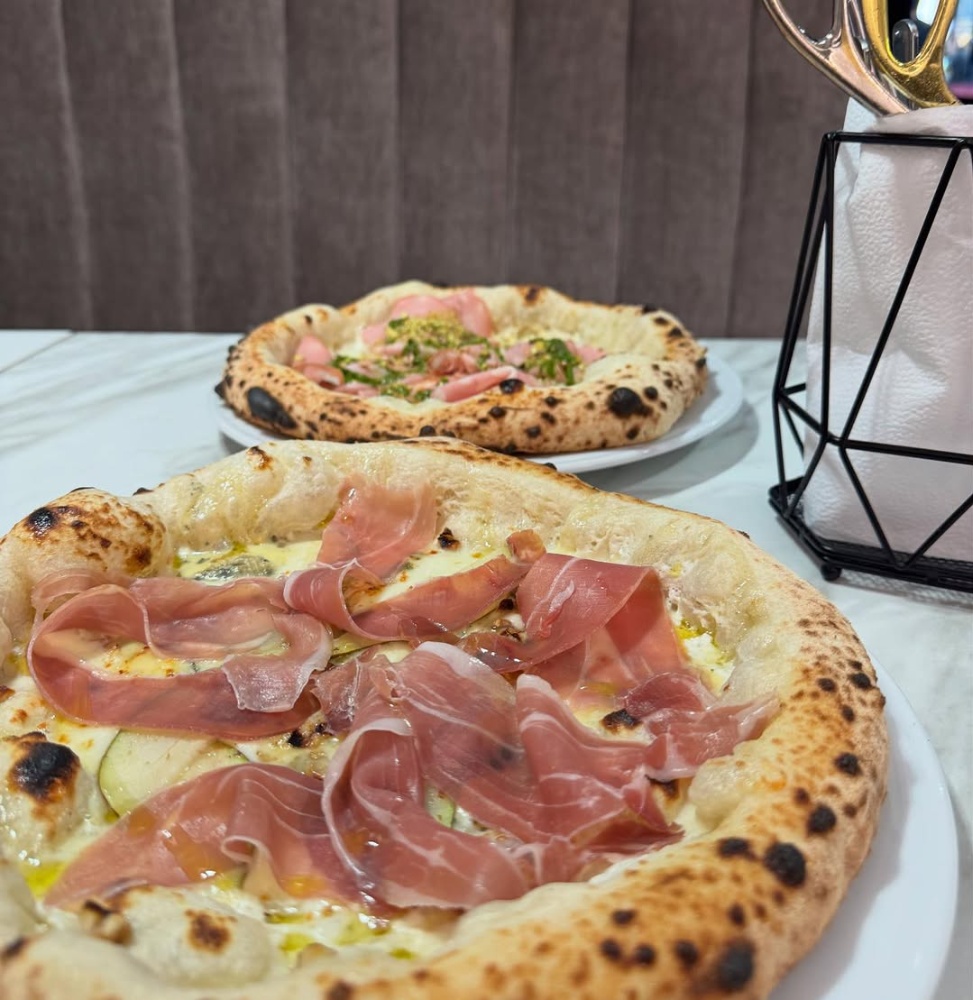 Viareggio pizza napoletana - Photo 2